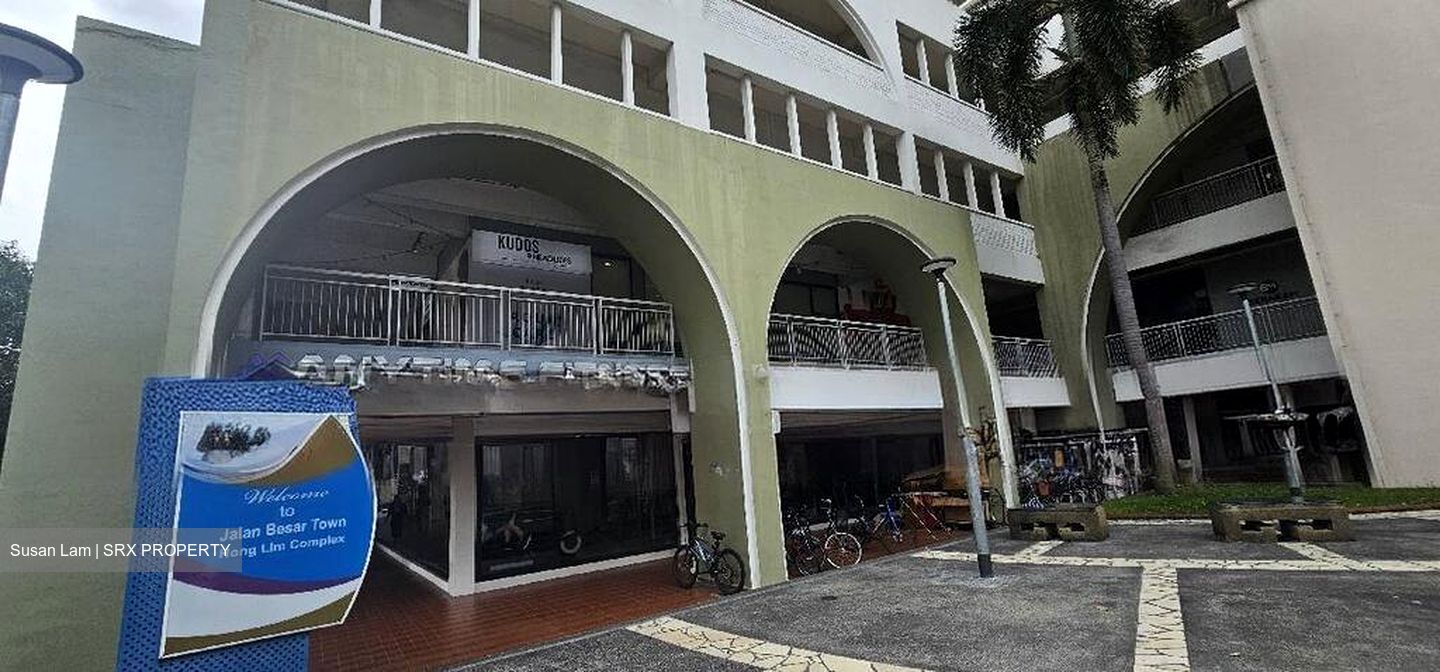 Hong Lim Complex (D1), Shop House #550472621